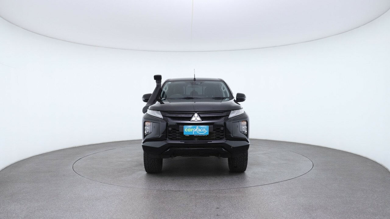 Mitsubishi Triton image 2