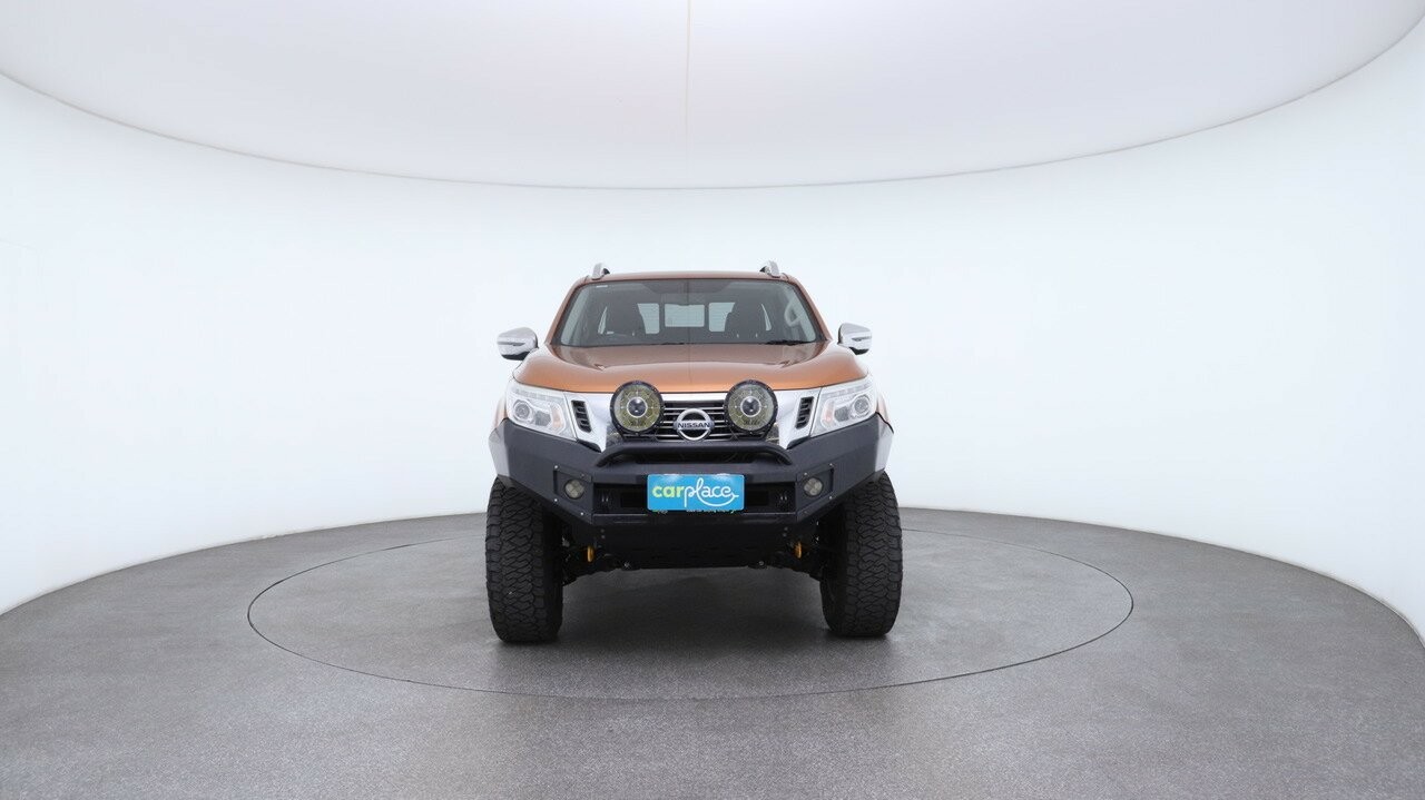 Nissan Navara image 2