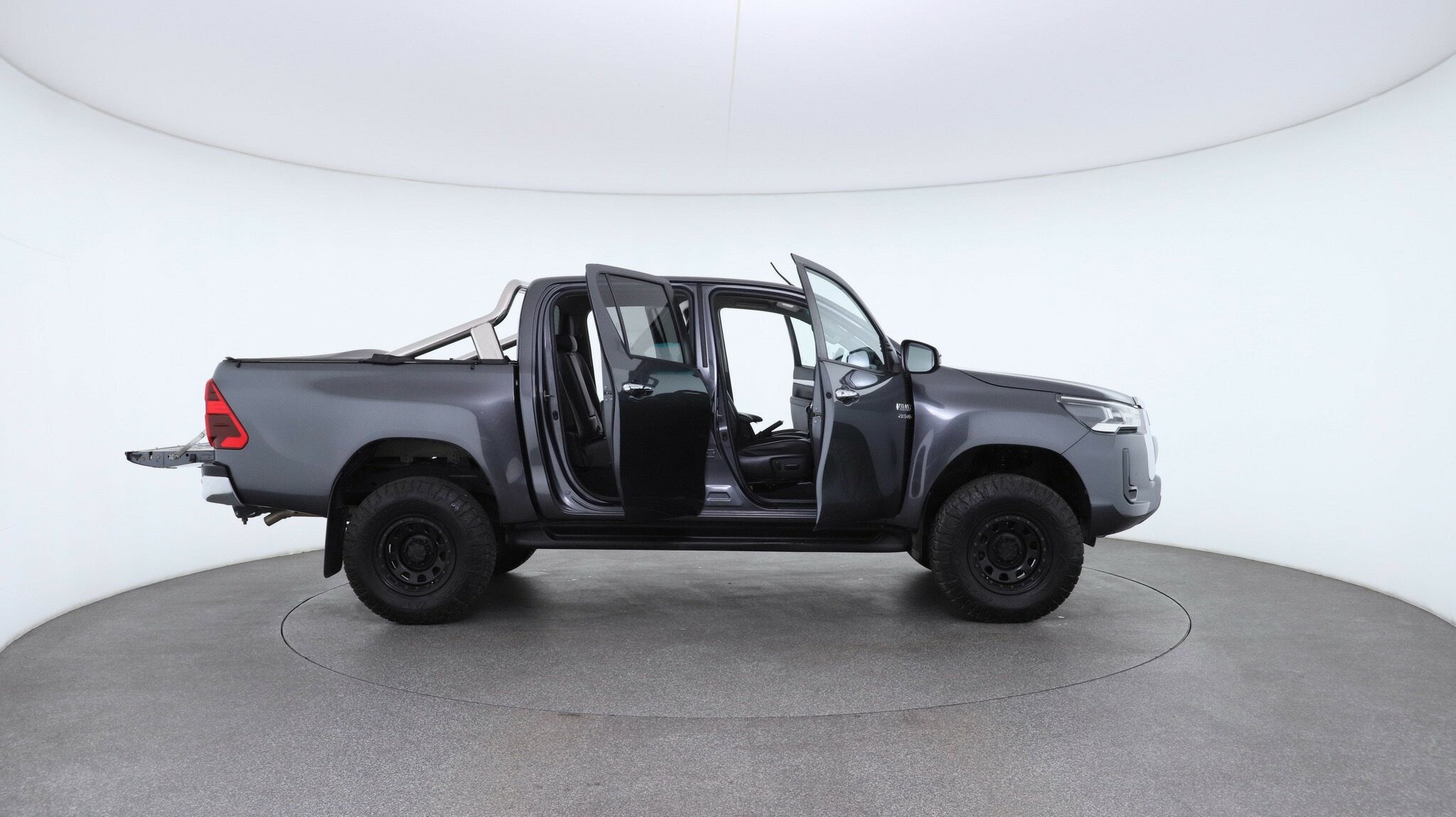 Toyota Hilux image 4