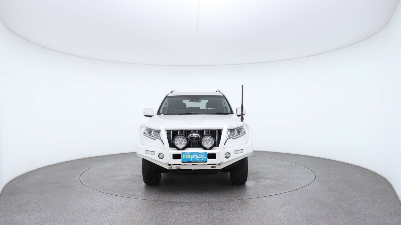 Toyota Landcruiser Prado image 2