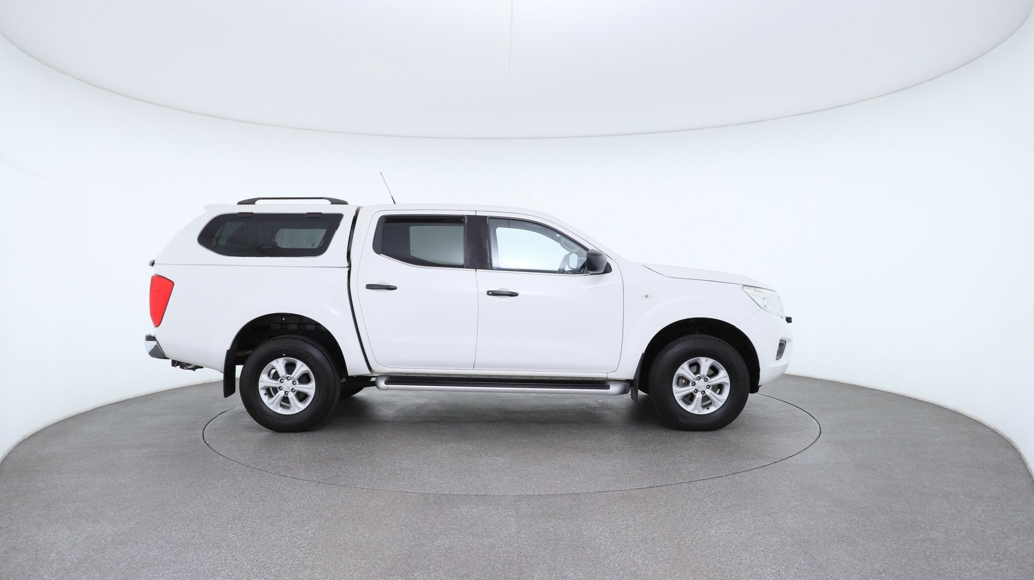 Nissan Navara image 3