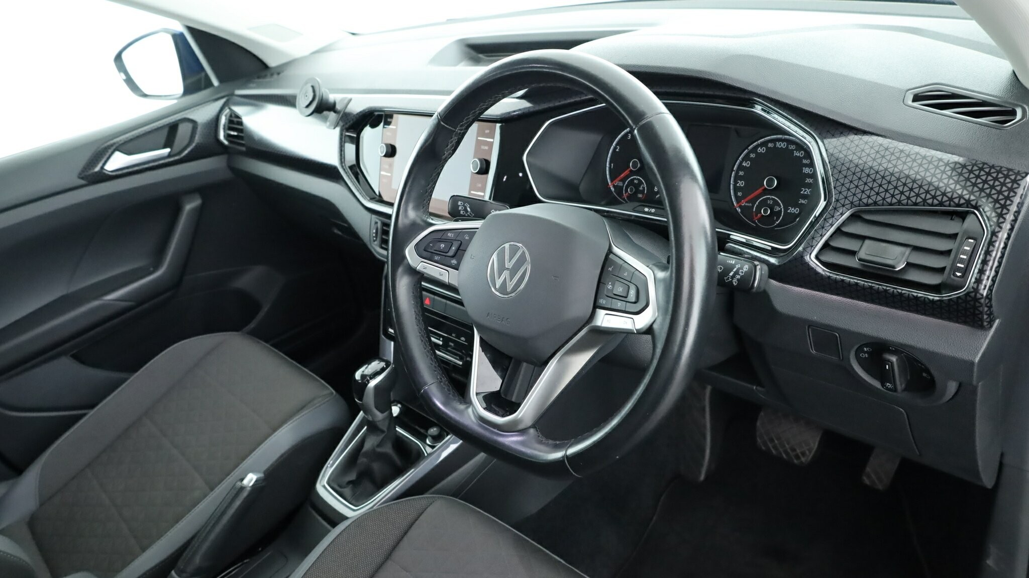 Volkswagen T-cross image 4