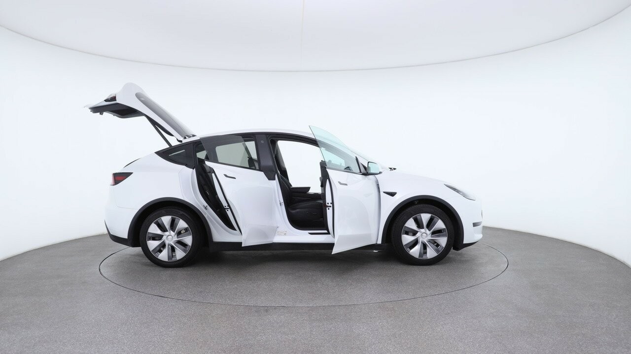 Tesla Model Y image 4