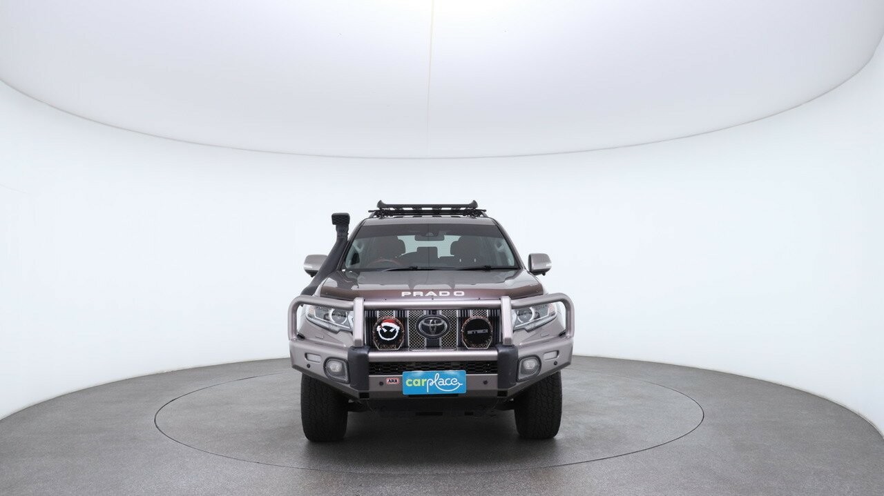 Toyota Landcruiser Prado image 2