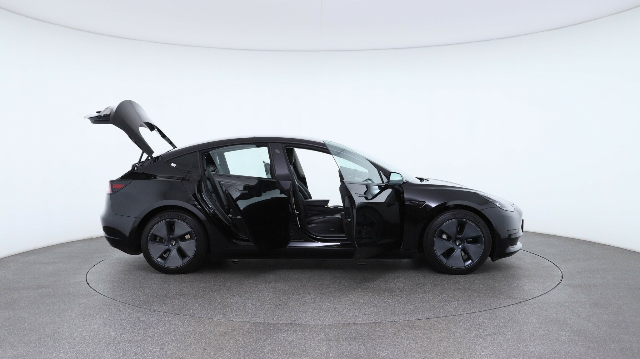 Tesla Model 3 image 4