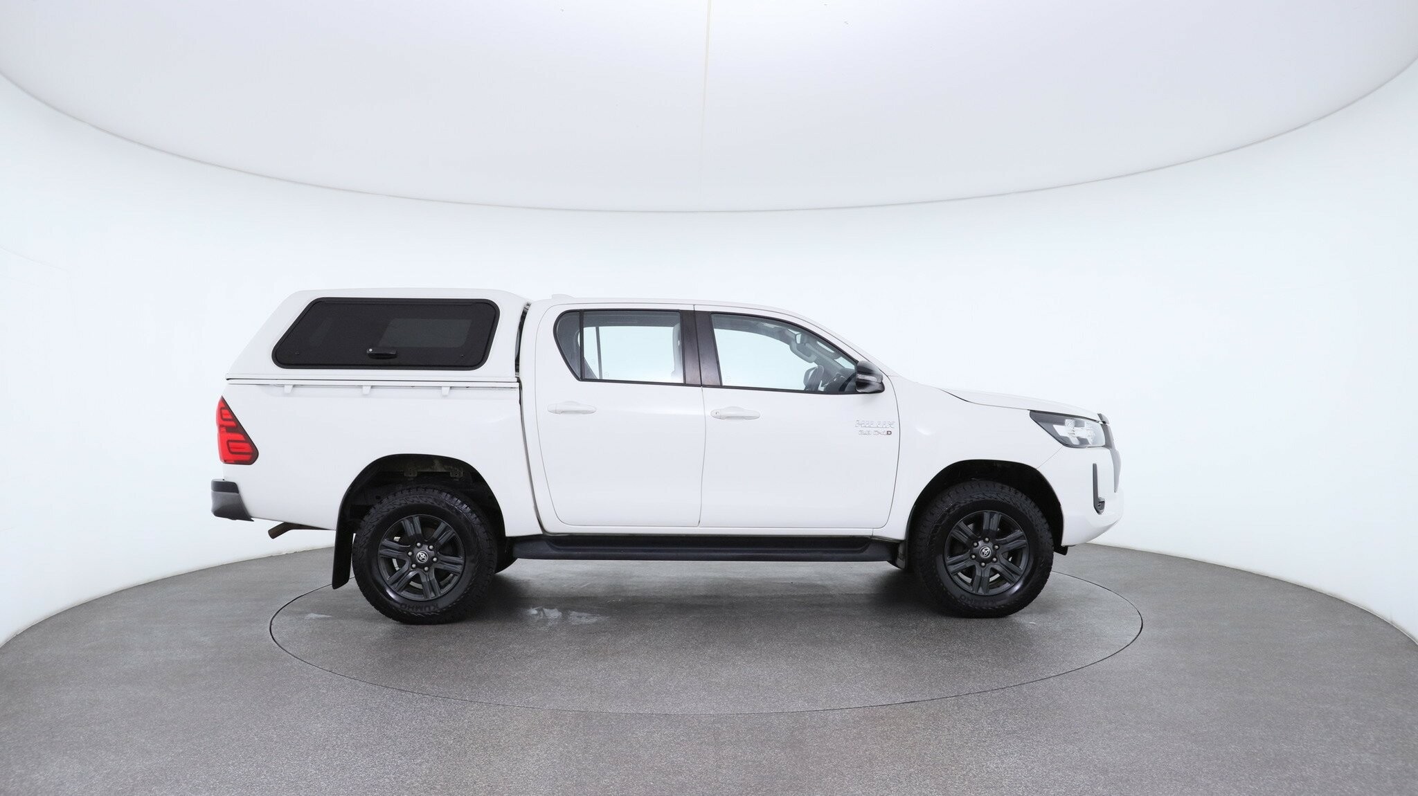 Toyota Hilux image 3