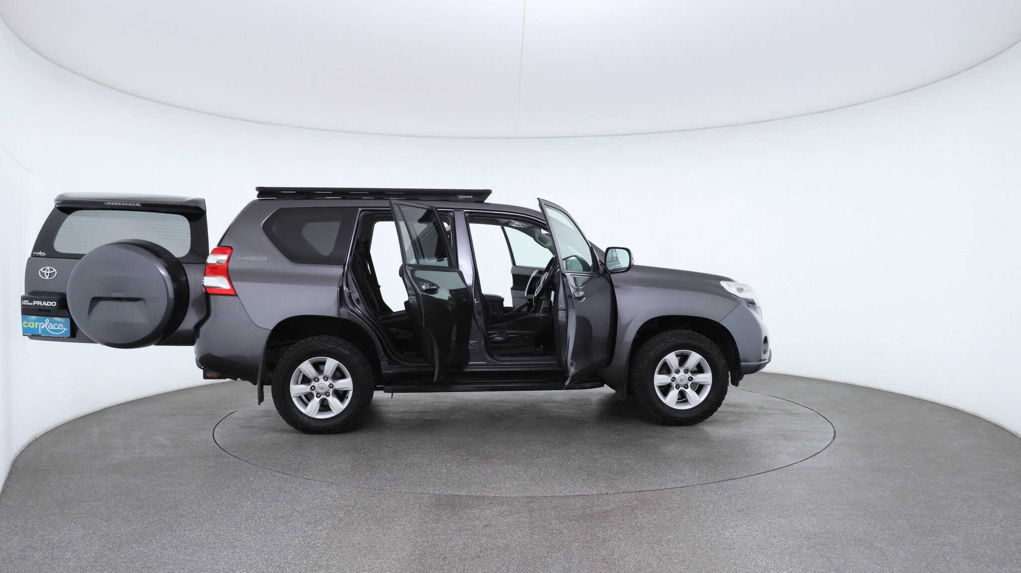 Toyota Landcruiser Prado image 4