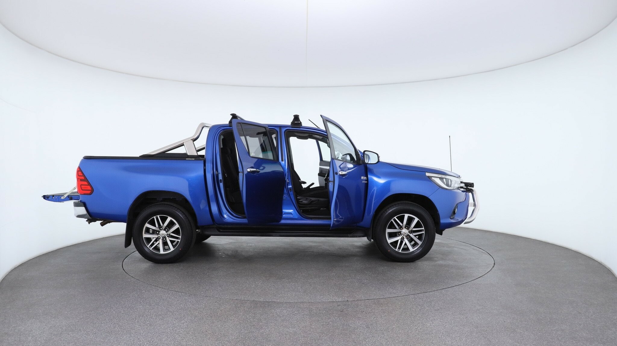 Toyota Hilux image 4