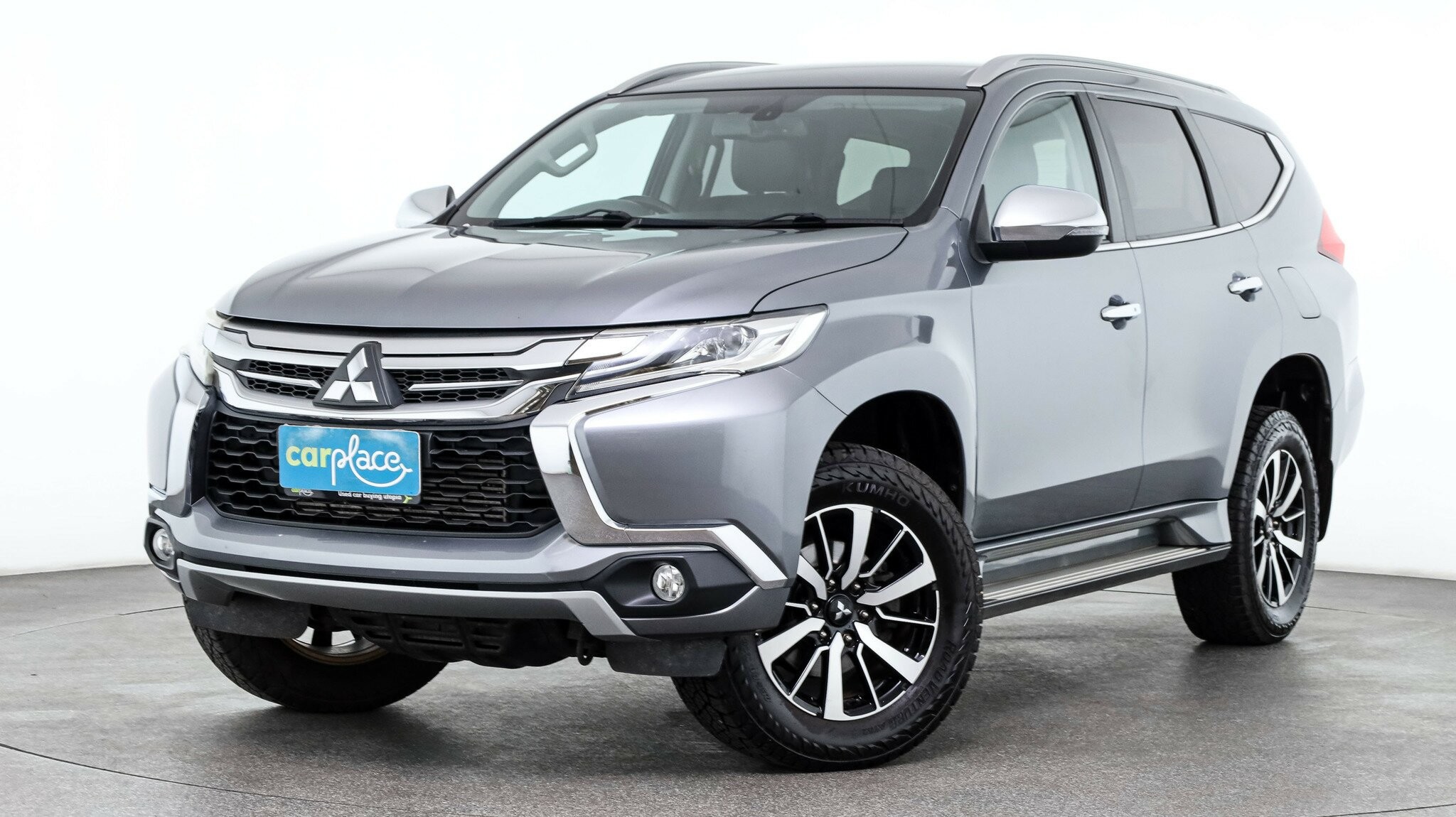 Mitsubishi Pajero Sport image 1