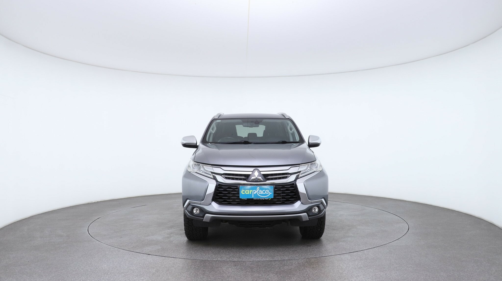 Mitsubishi Pajero Sport image 2