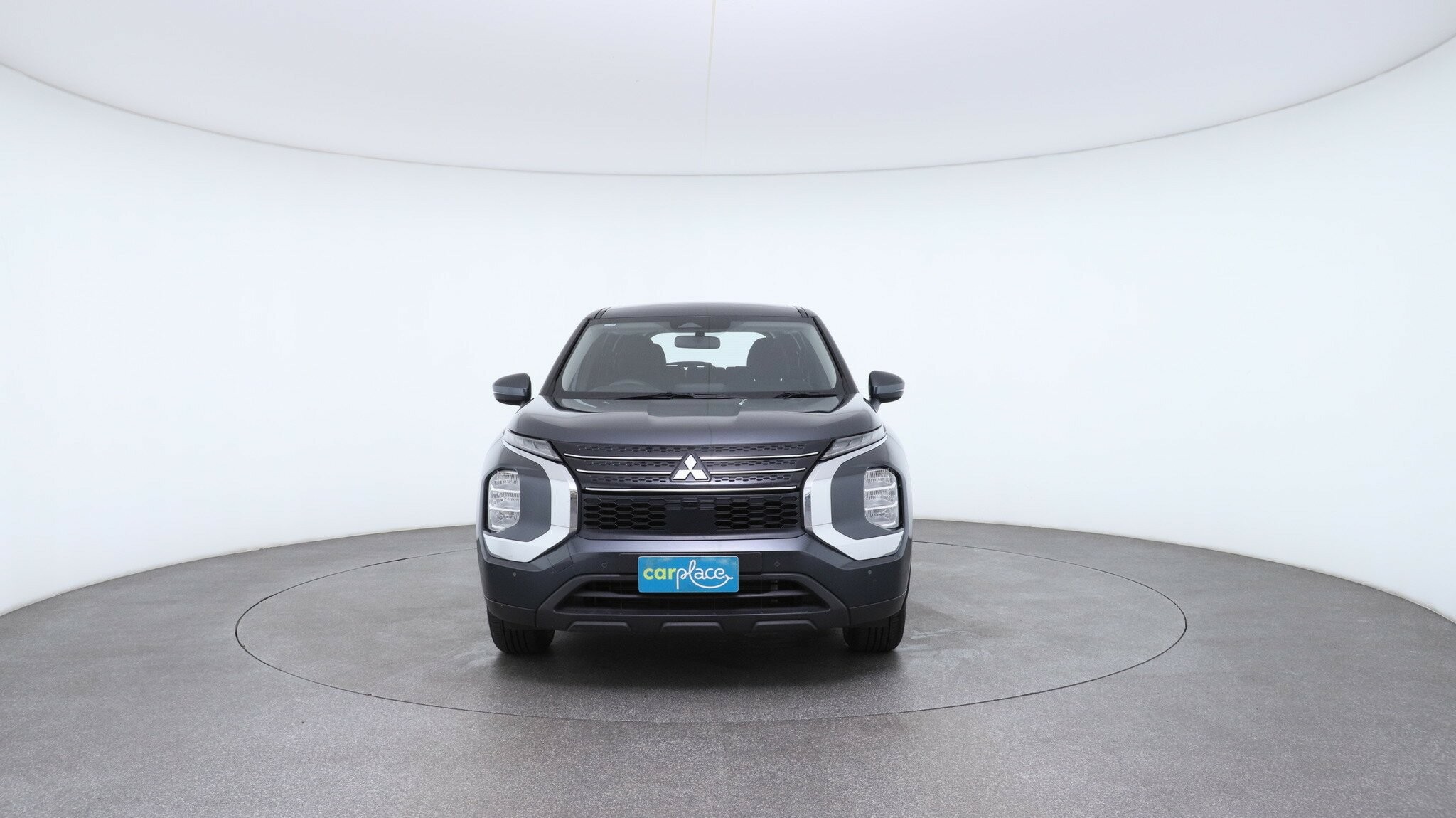 Mitsubishi Outlander image 2