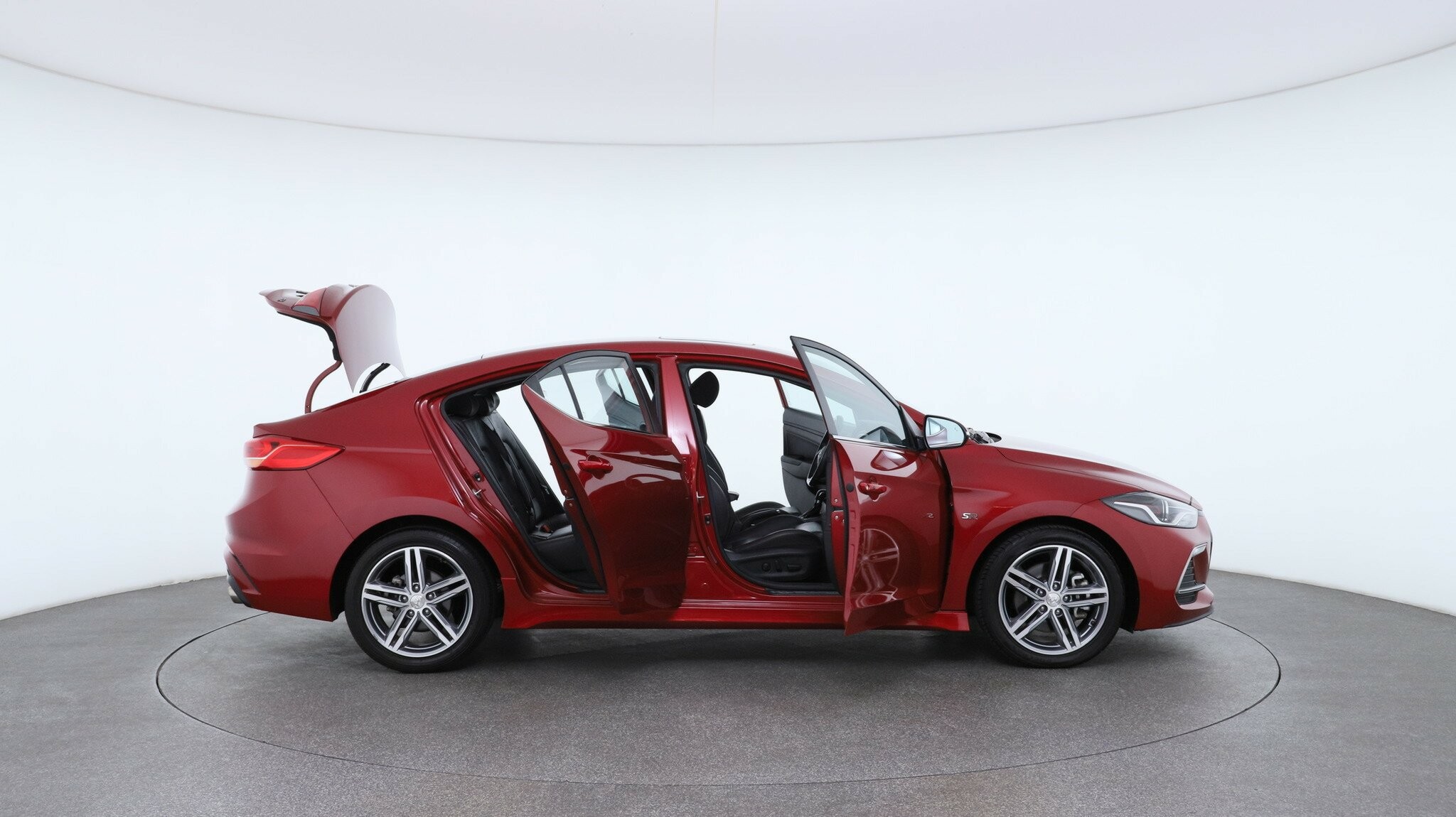 Hyundai Elantra image 4