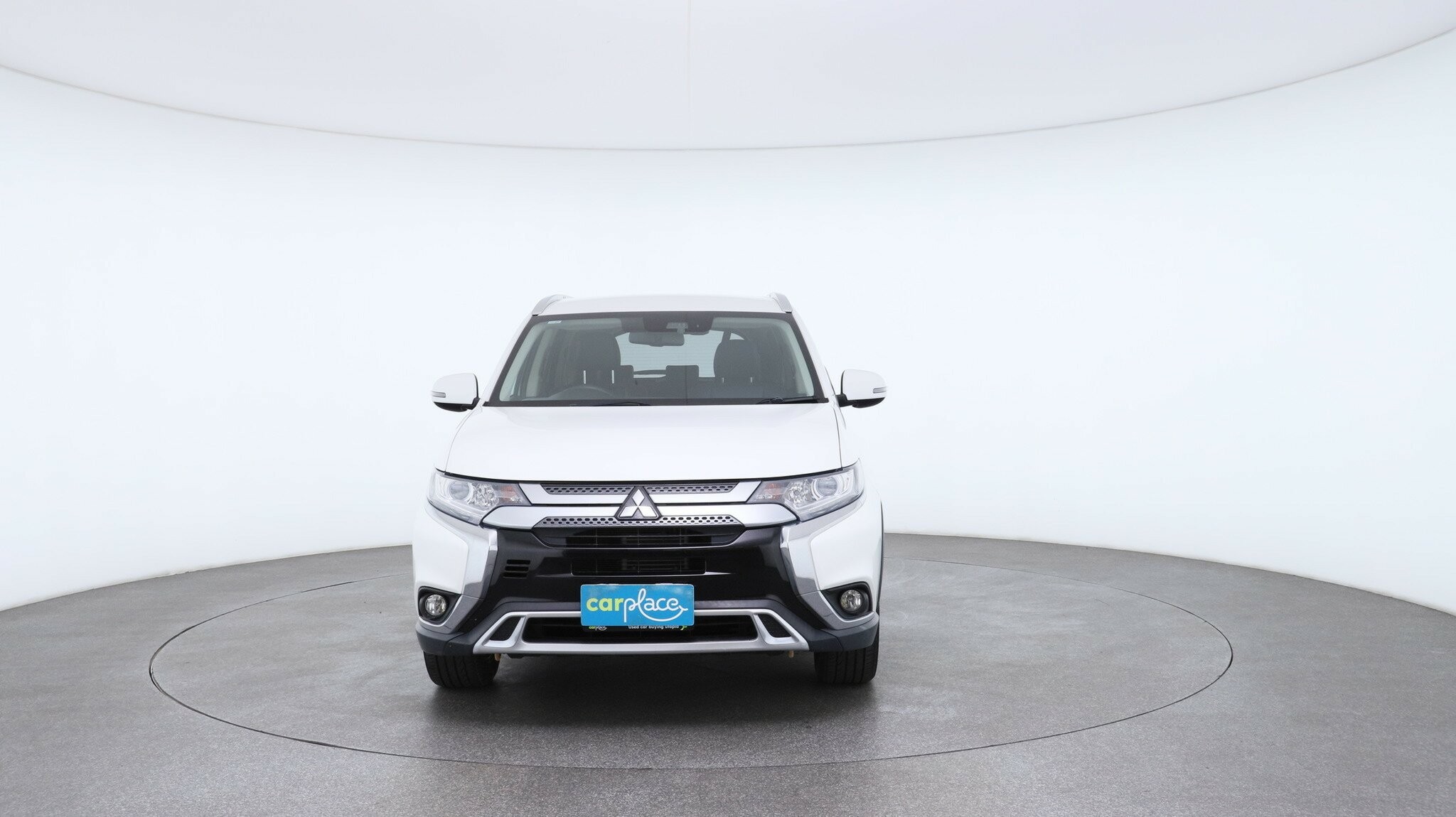 Mitsubishi Outlander image 2