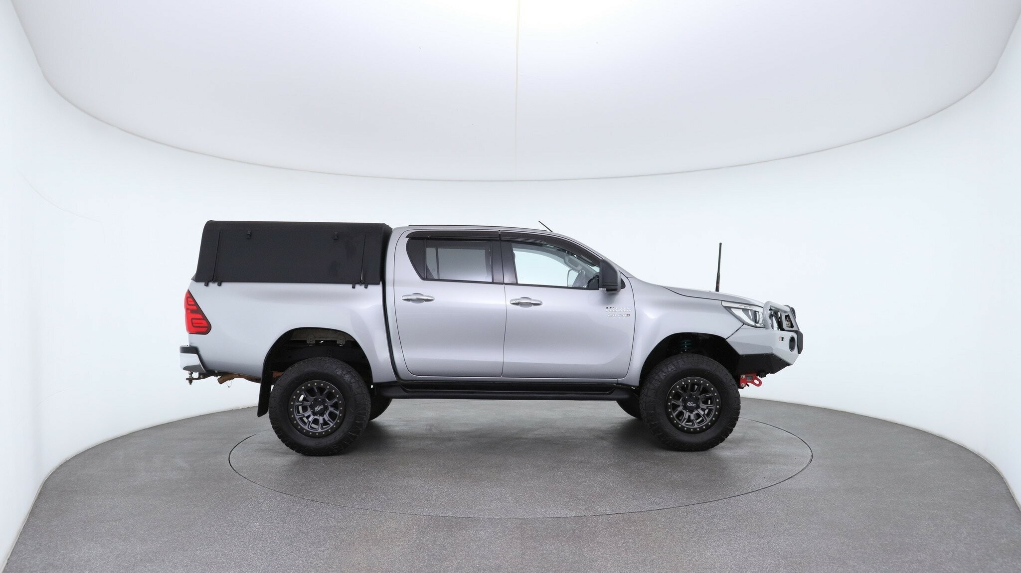 Toyota Hilux image 3