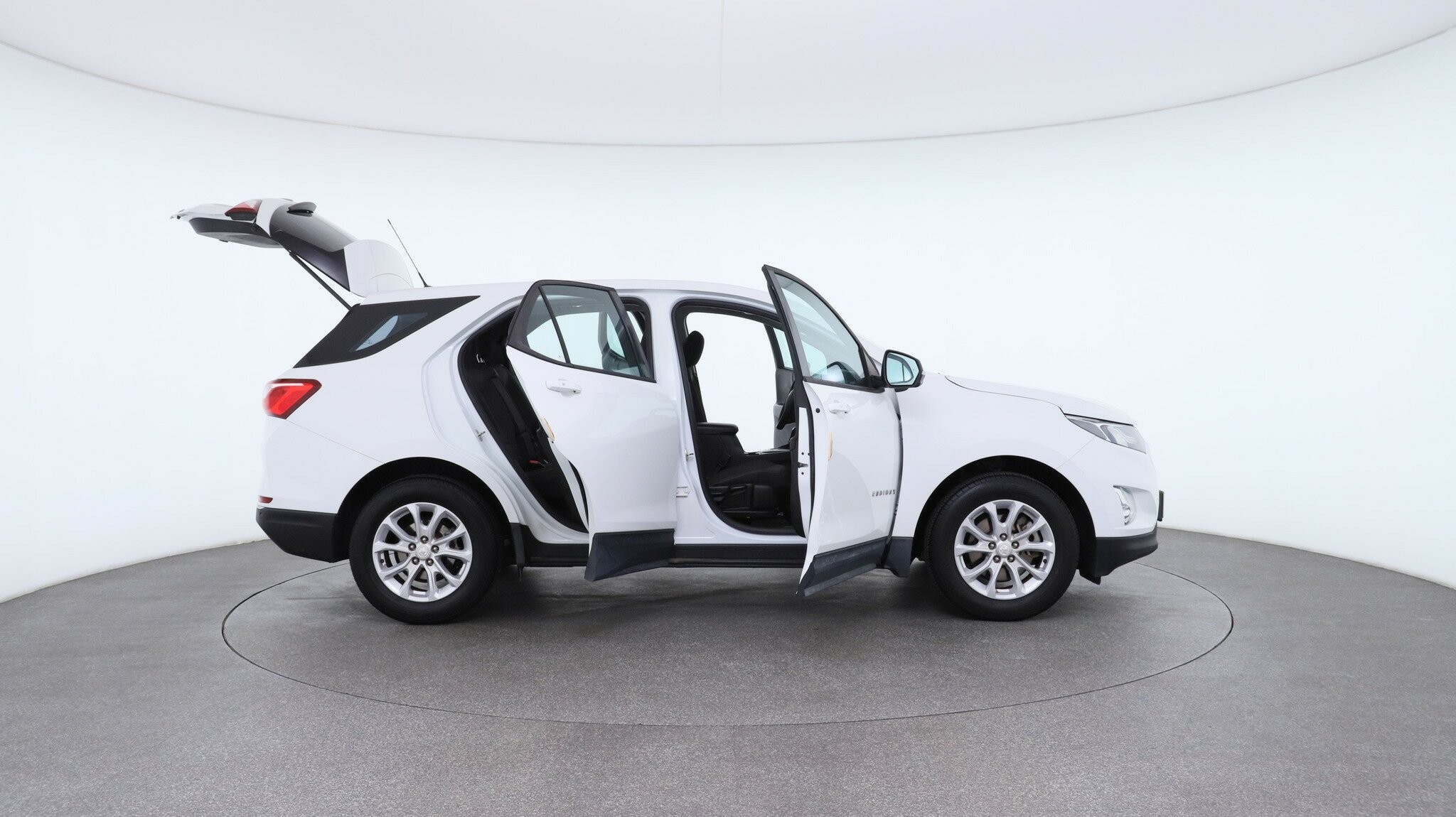 Holden Equinox image 4