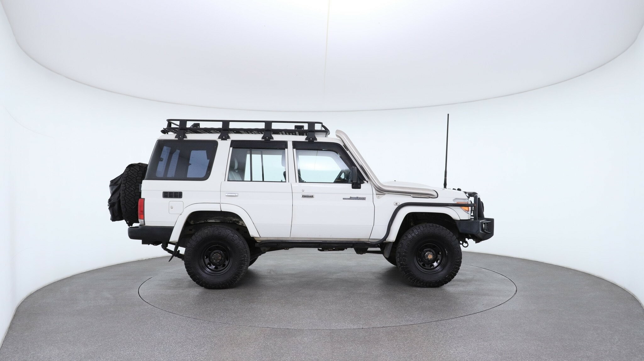 Toyota Landcruiser image 3