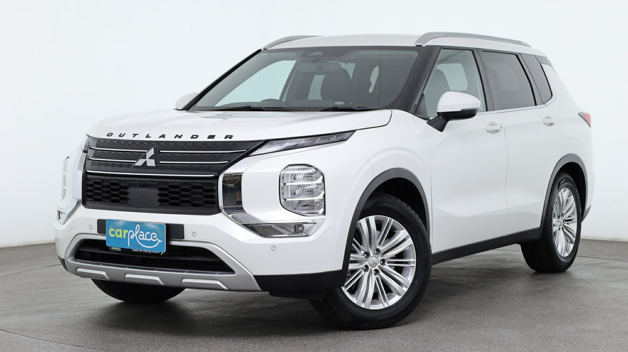 Mitsubishi Outlander image 1