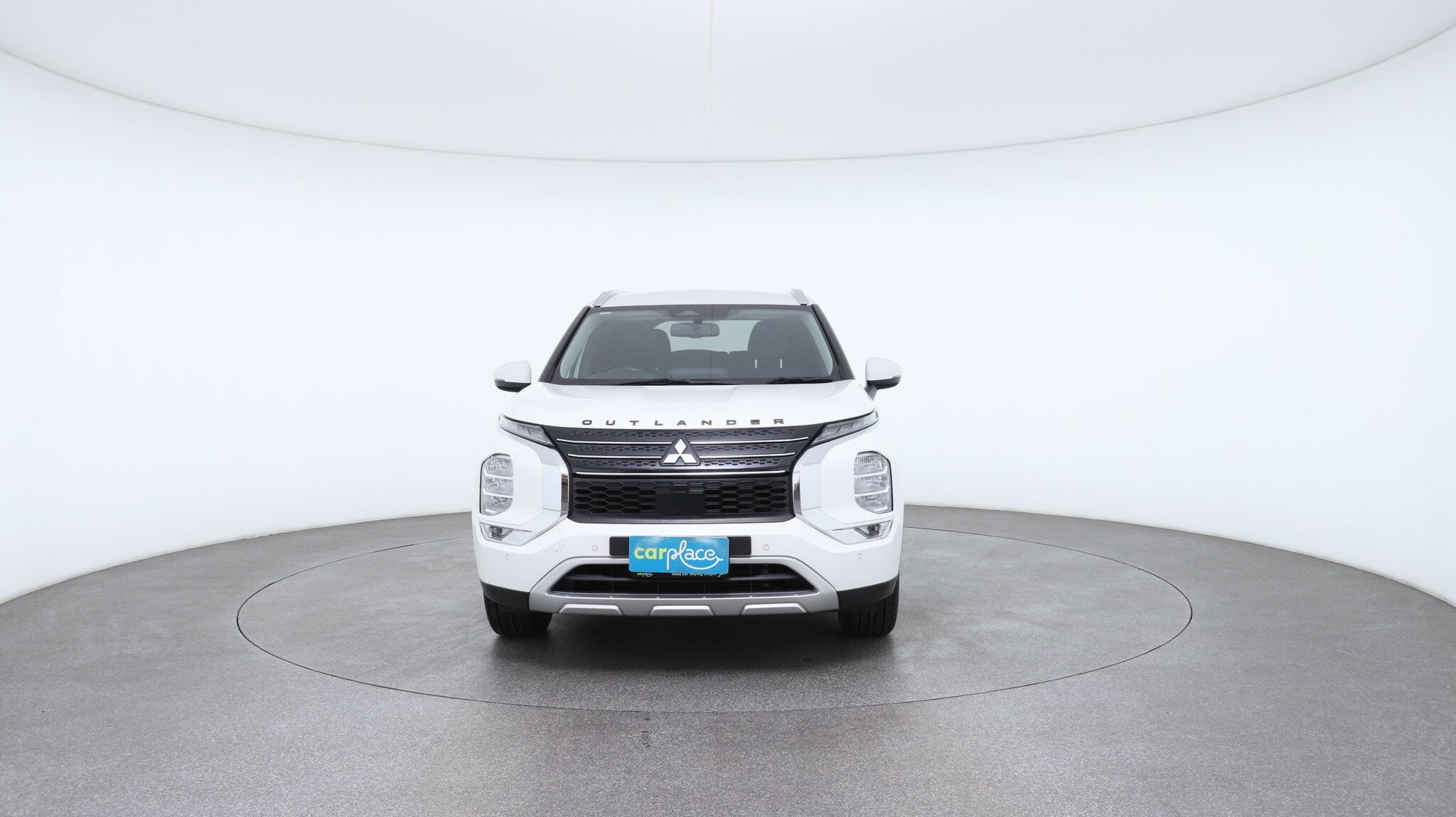 Mitsubishi Outlander image 2