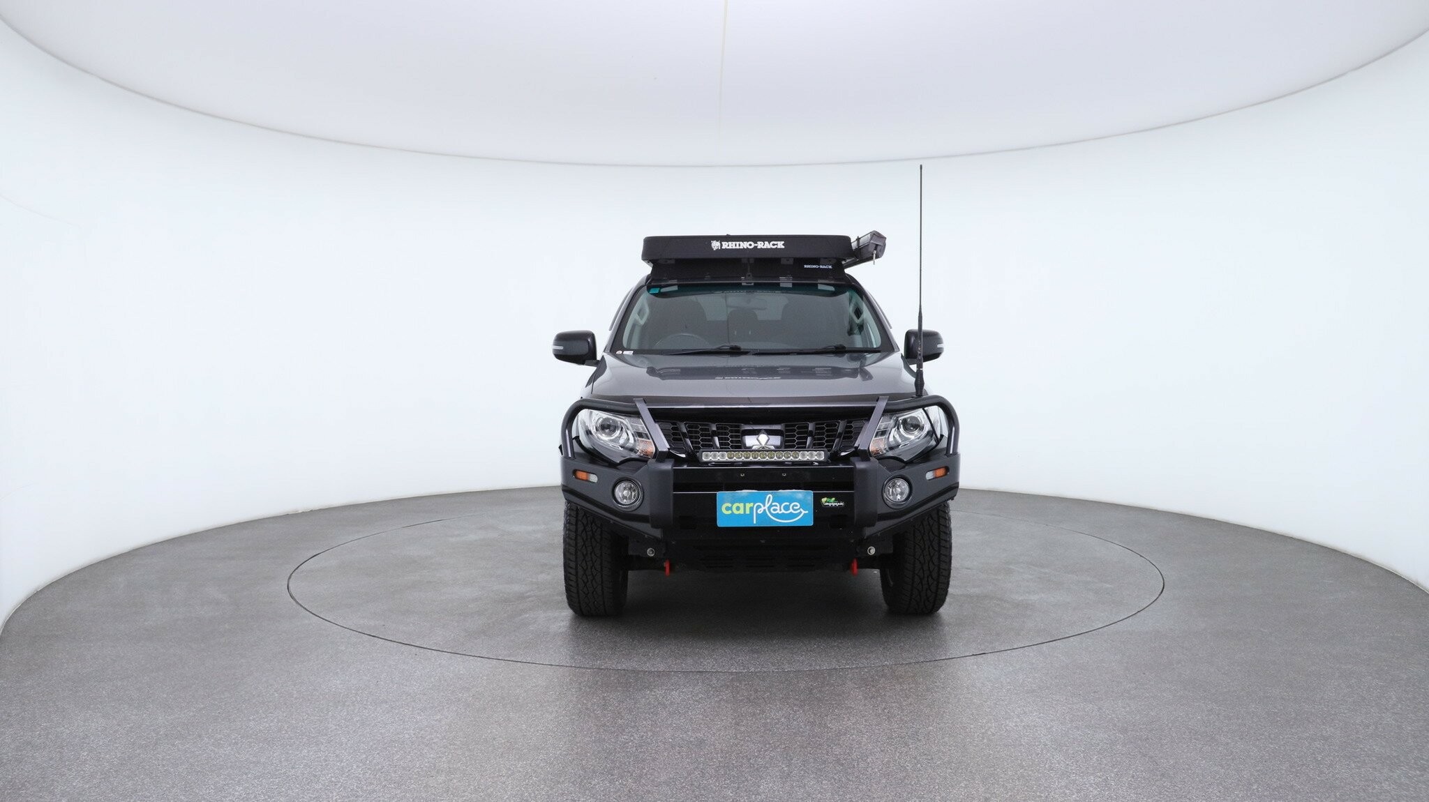 Mitsubishi Triton image 2