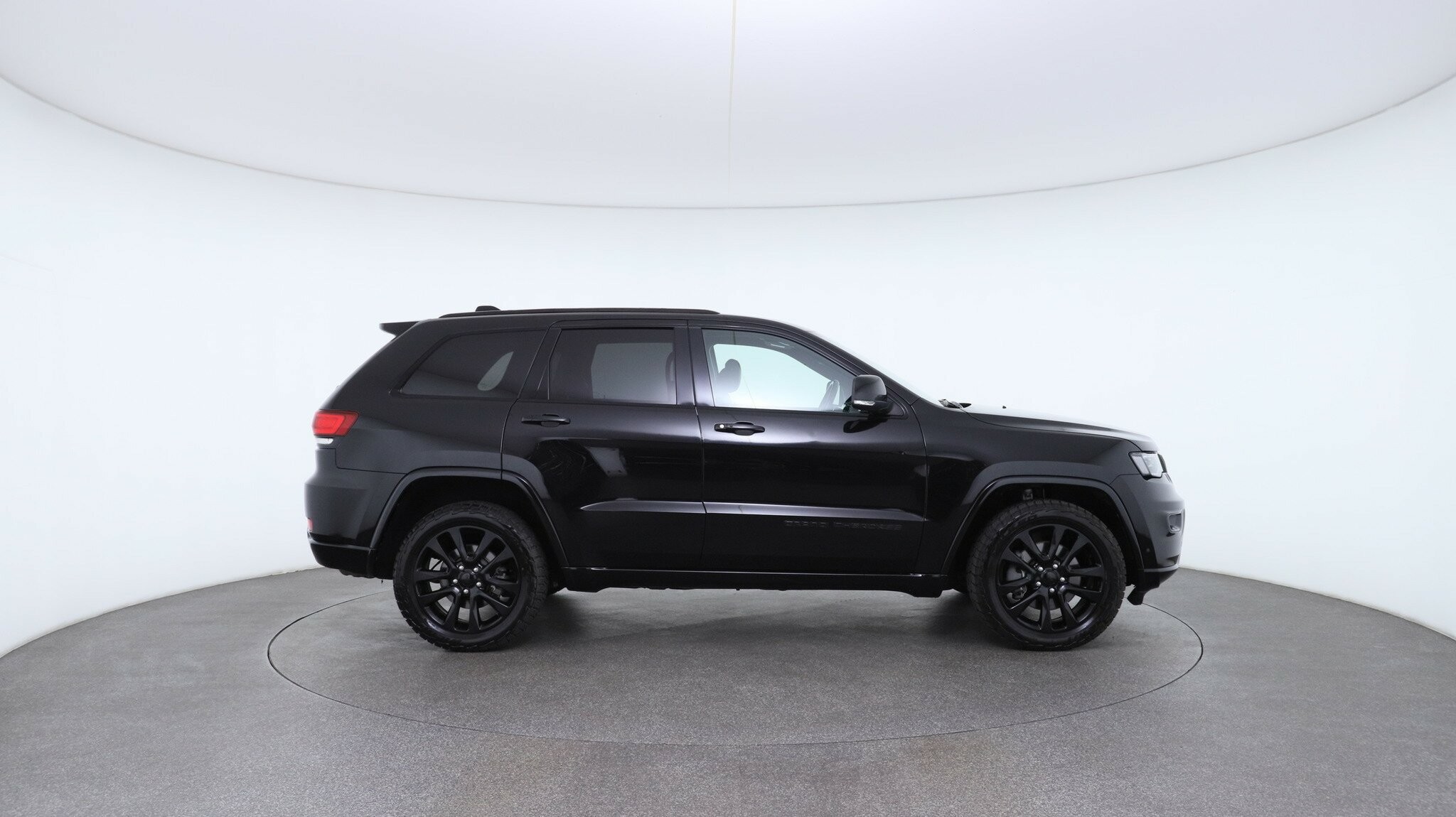 Jeep Grand Cherokee image 3