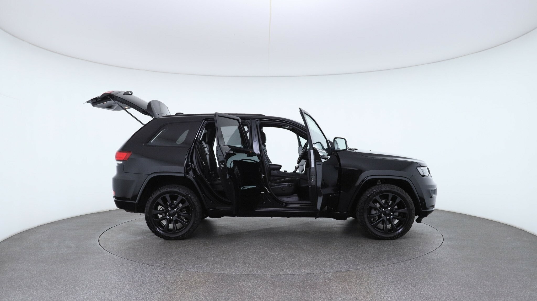 Jeep Grand Cherokee image 4