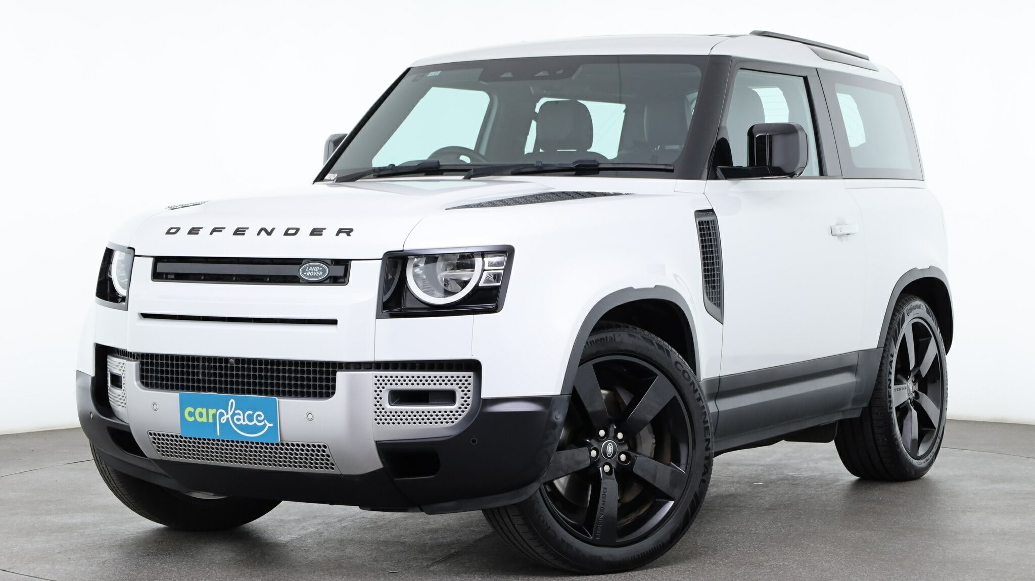 Land Rover Defender image 1