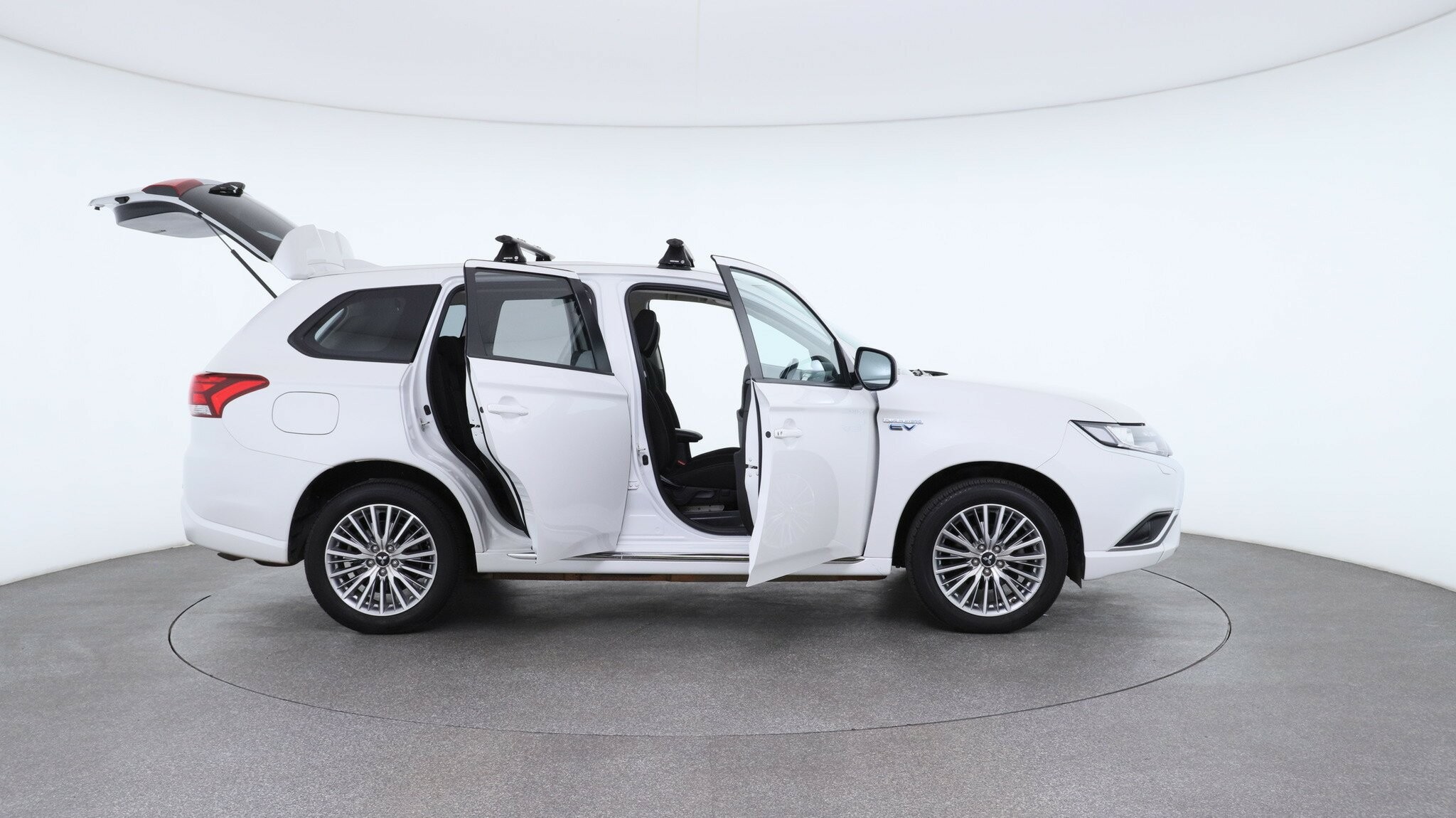 Mitsubishi Outlander image 4