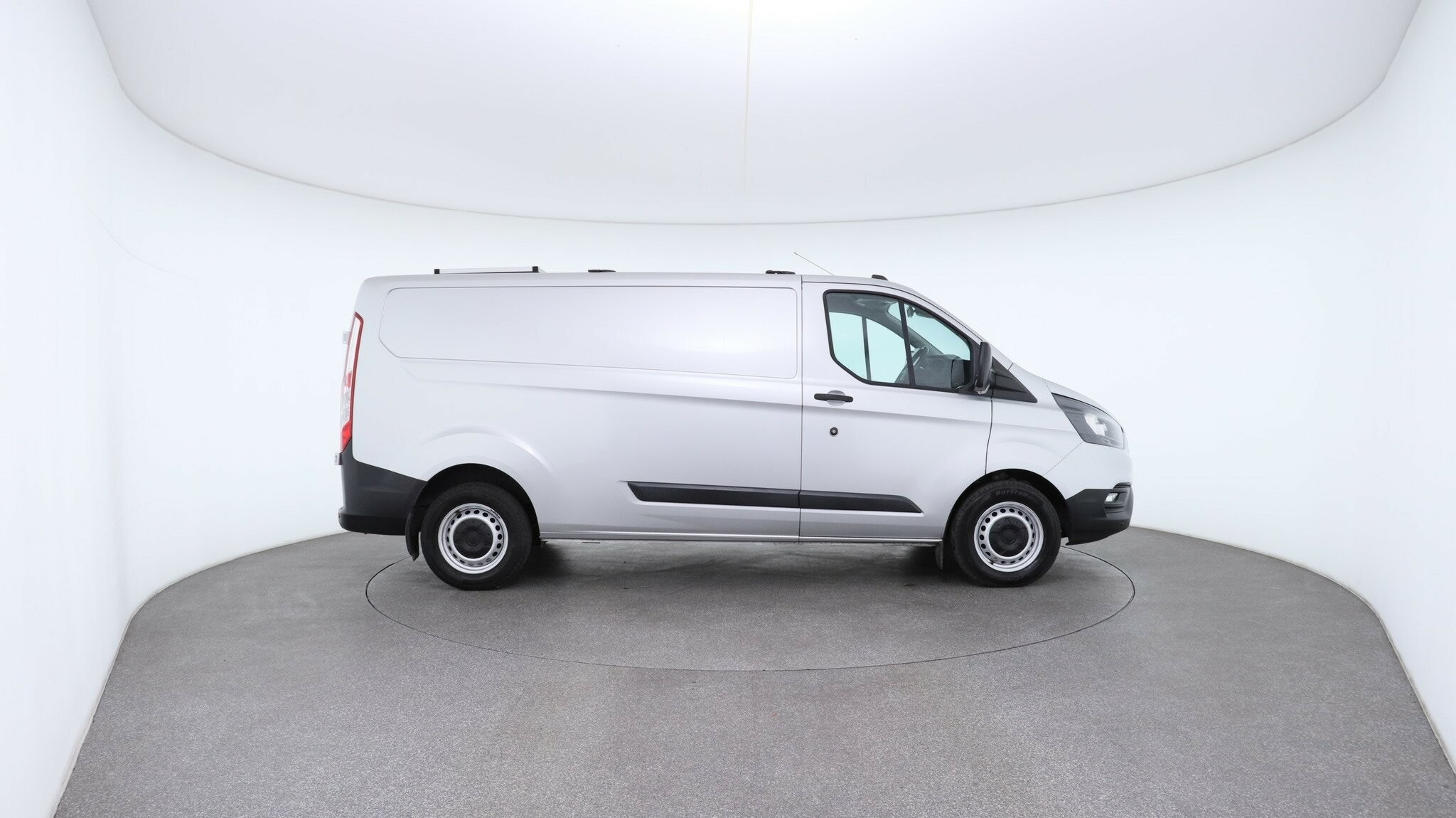 Ford Transit Custom image 3