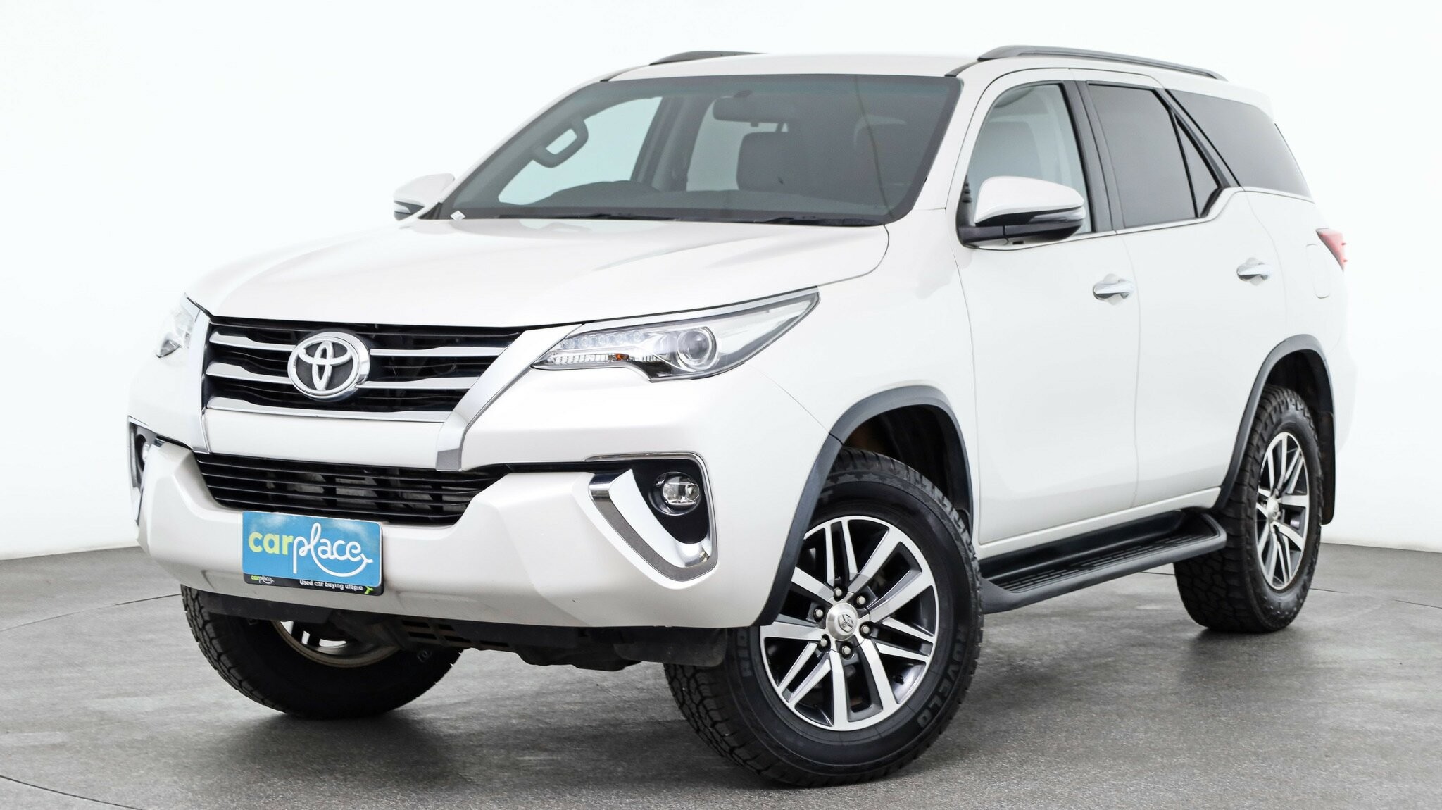 Toyota Fortuner image 1