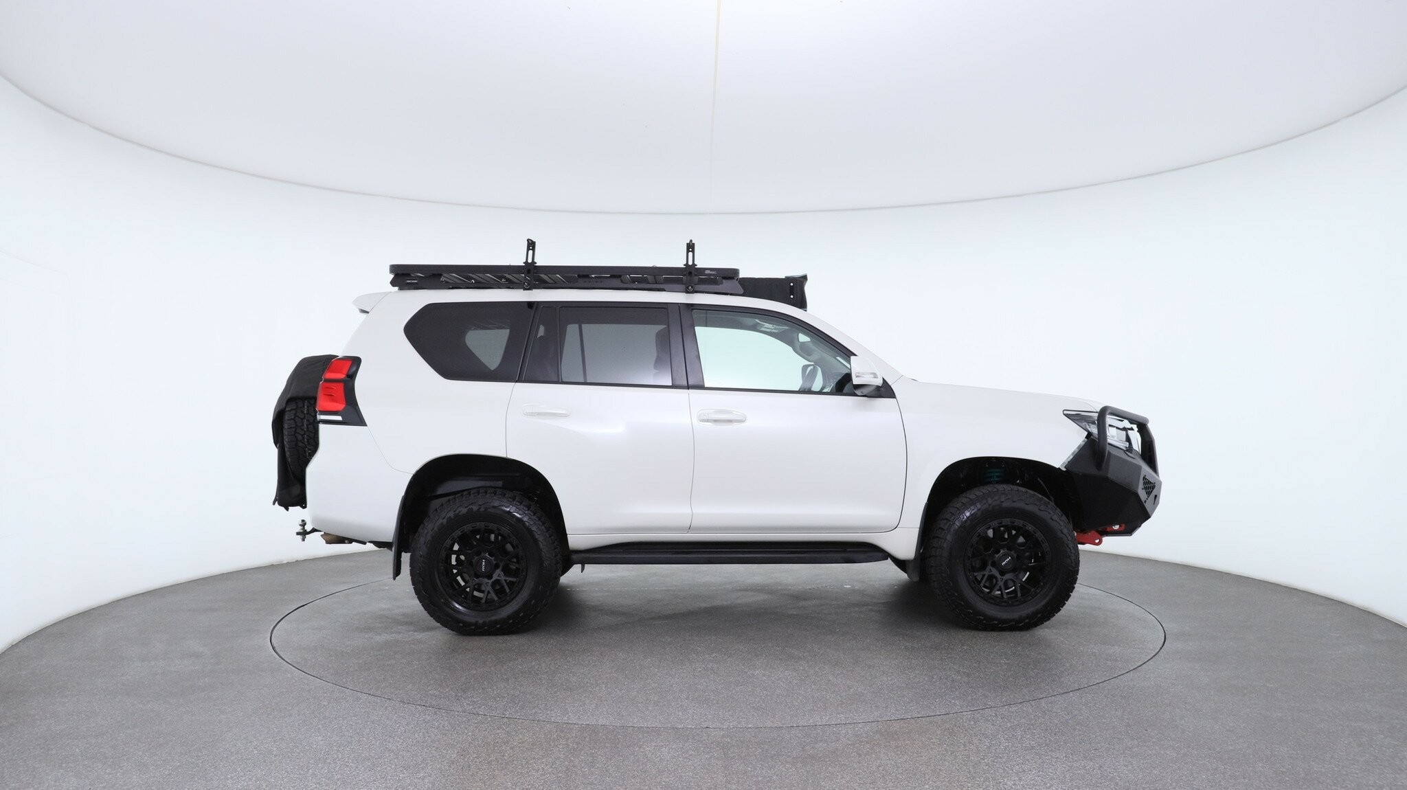 Toyota Landcruiser Prado image 4