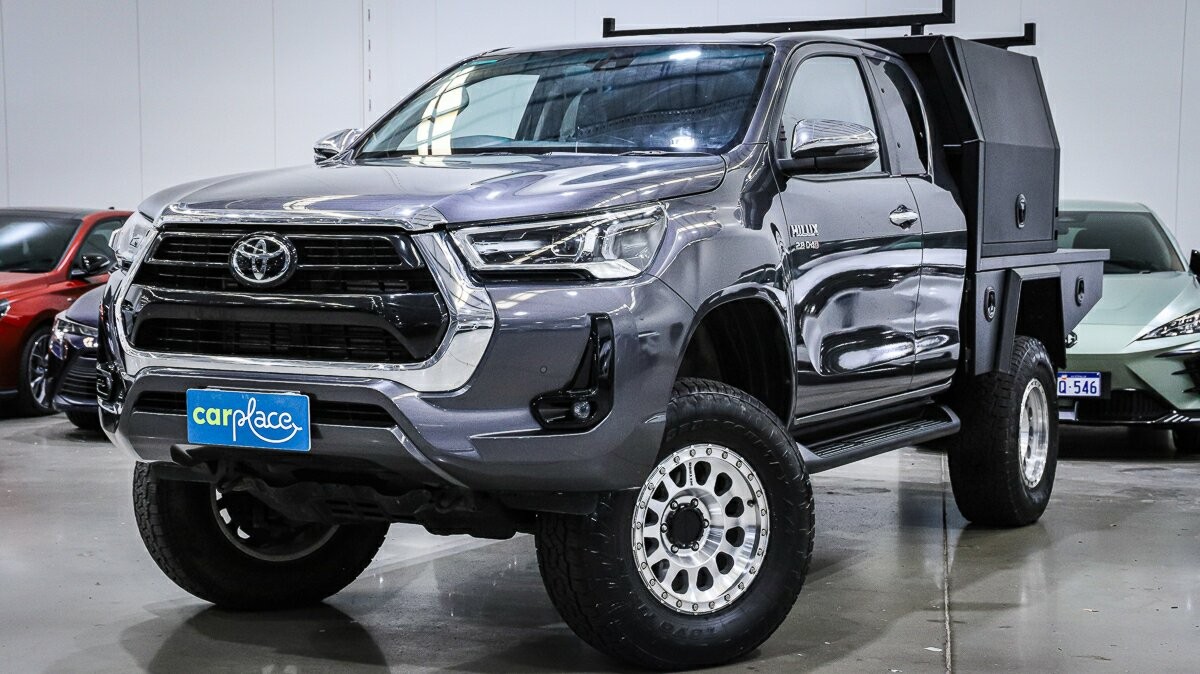 Toyota Hilux image 1