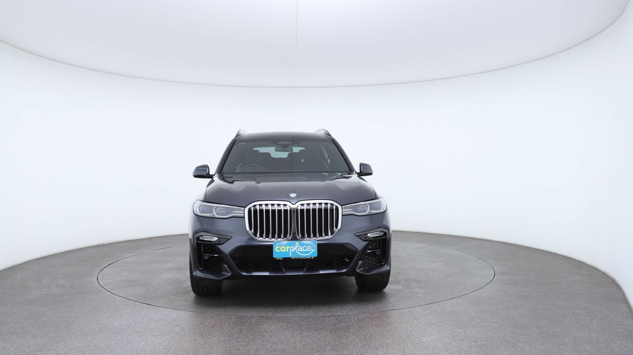 BMW X7 image 2
