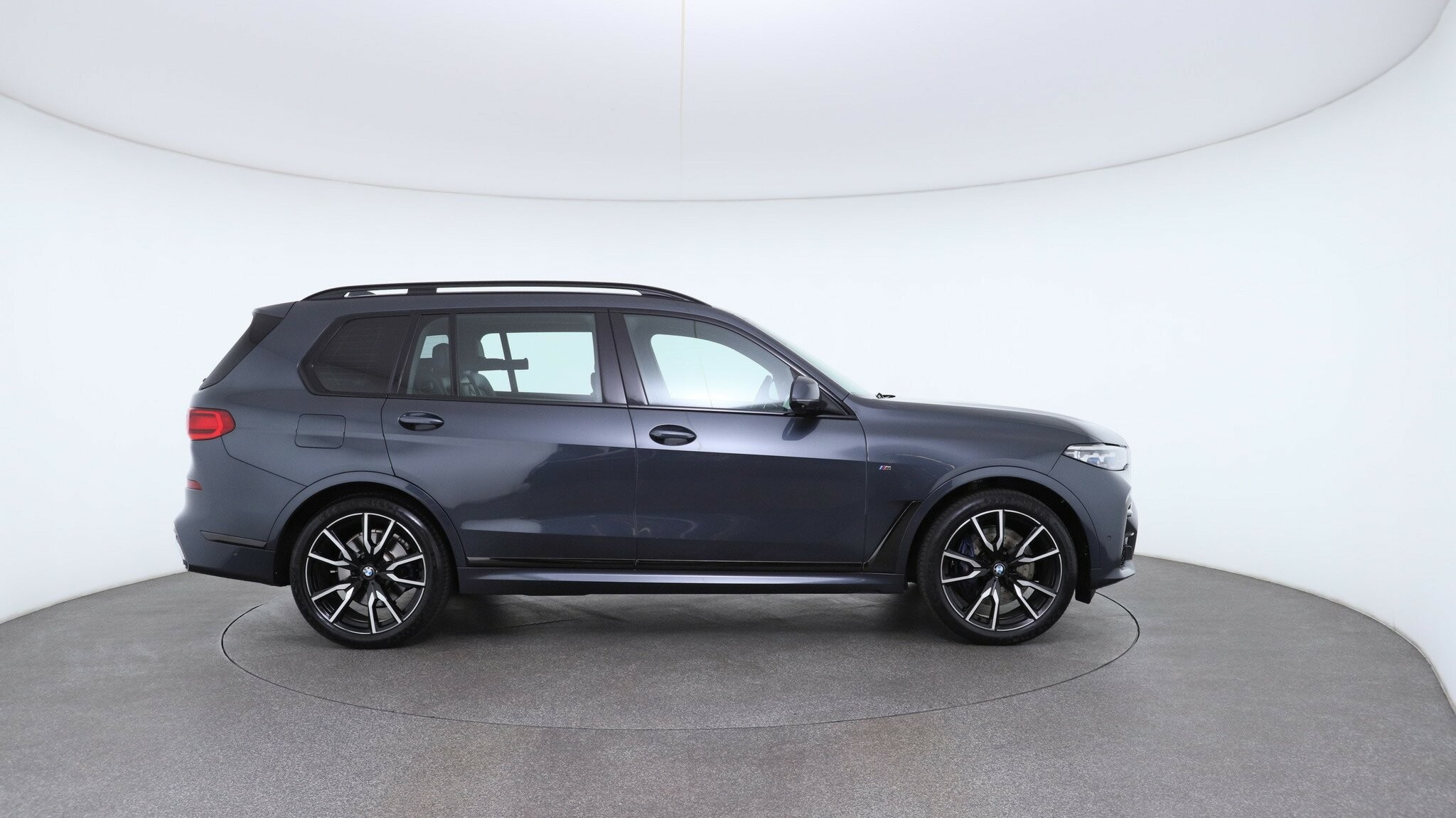 BMW X7 image 3