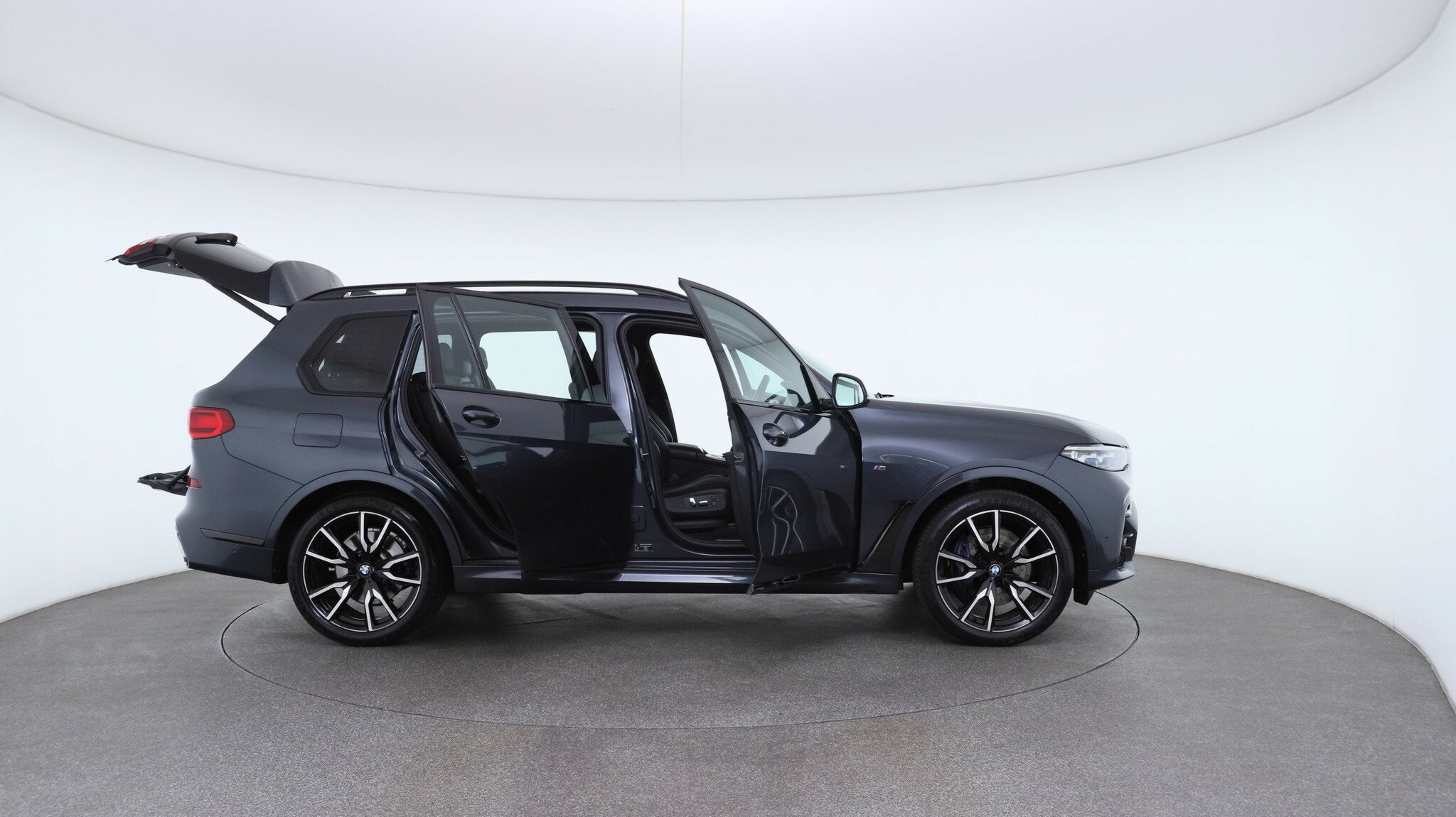 BMW X7 image 4