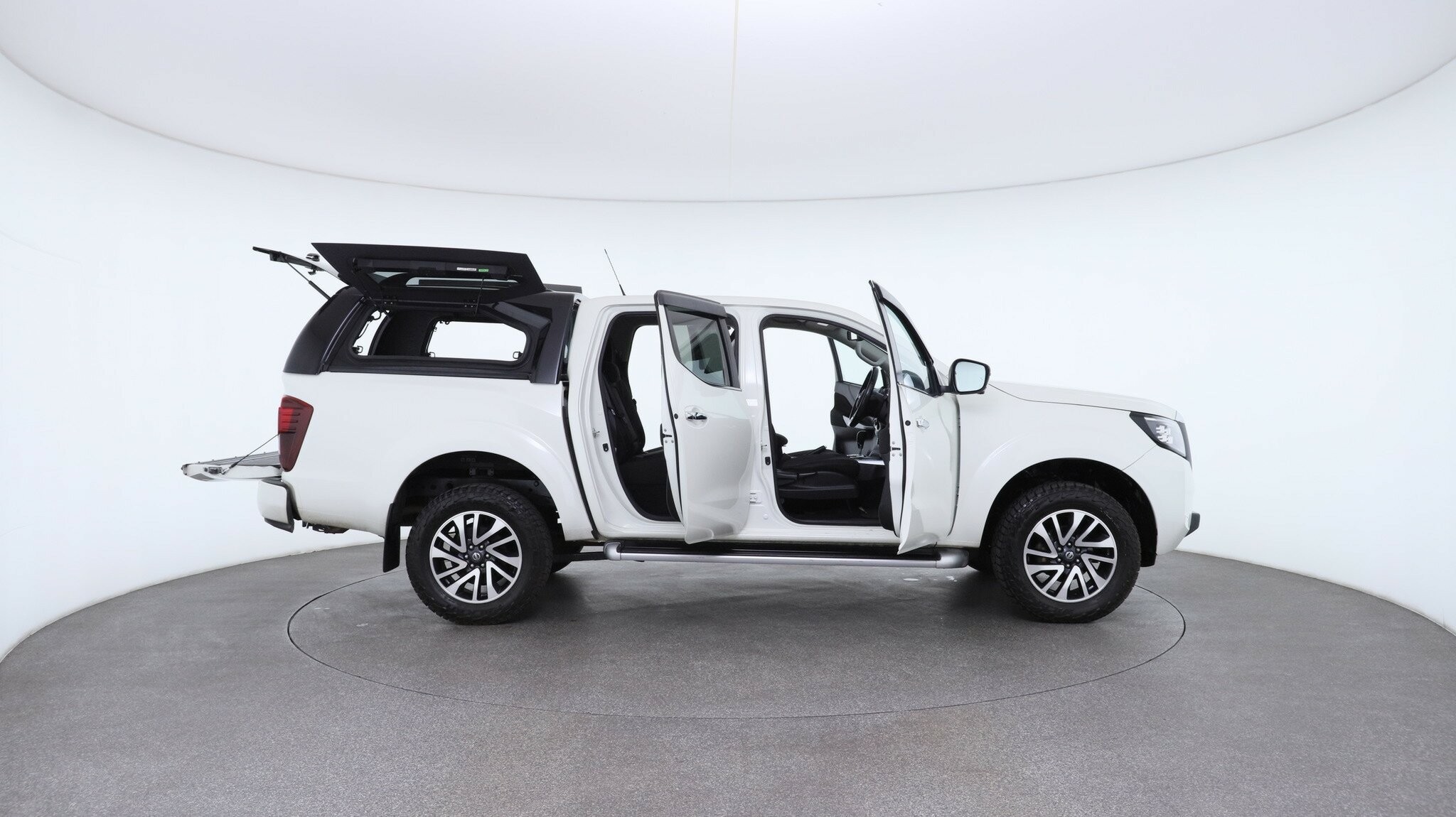 Nissan Navara image 4