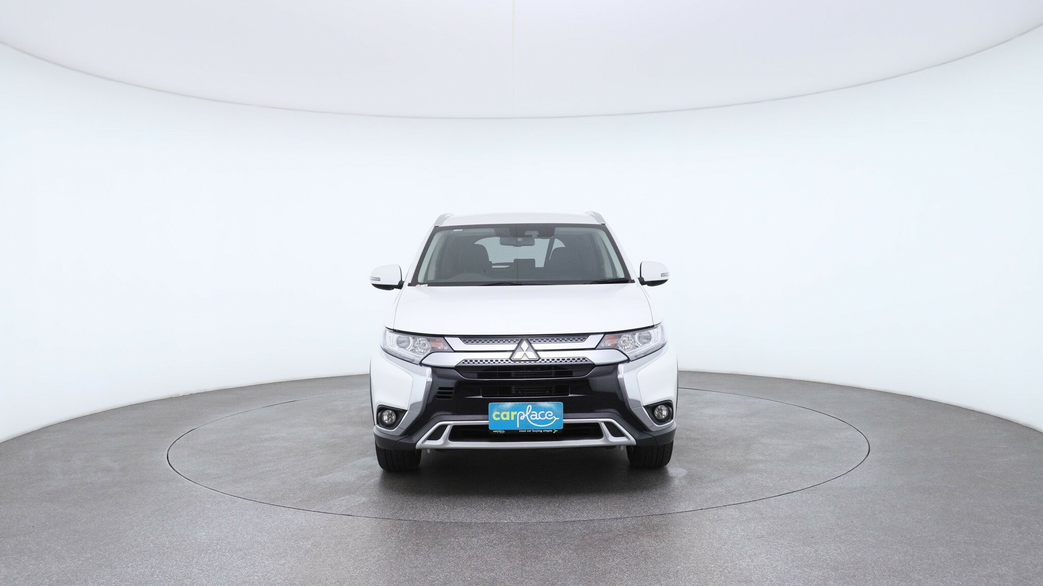 Mitsubishi Outlander image 2