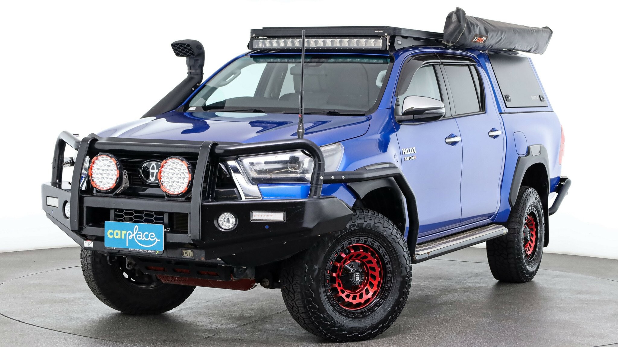 Toyota Hilux image 2