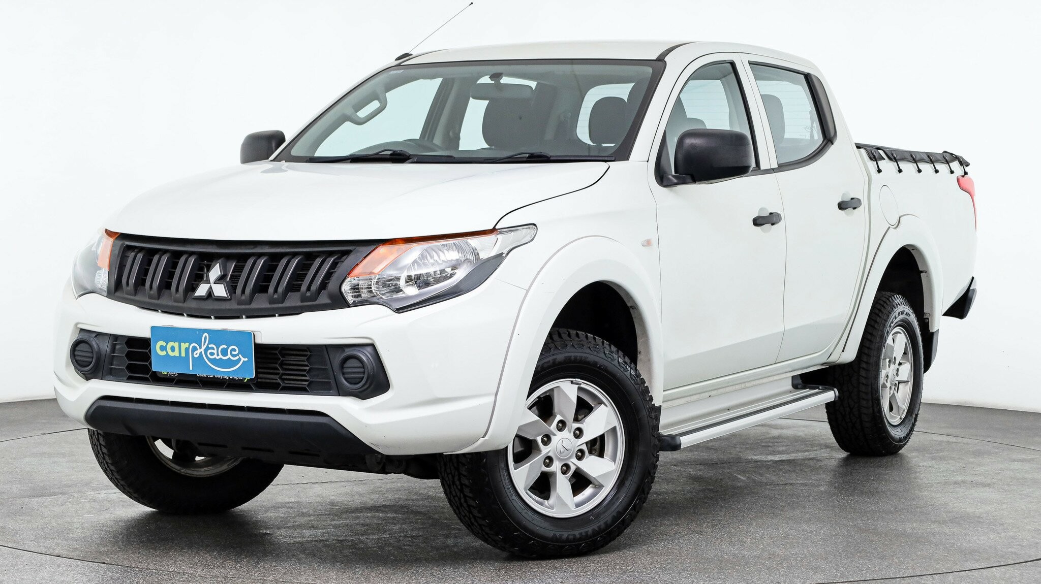 Mitsubishi Triton image 1
