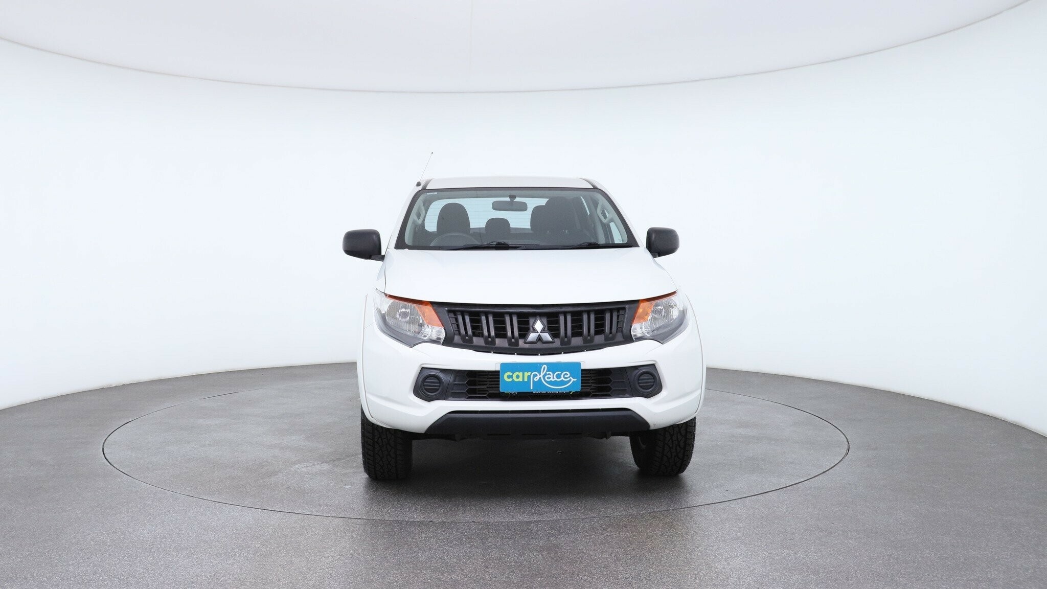 Mitsubishi Triton image 2