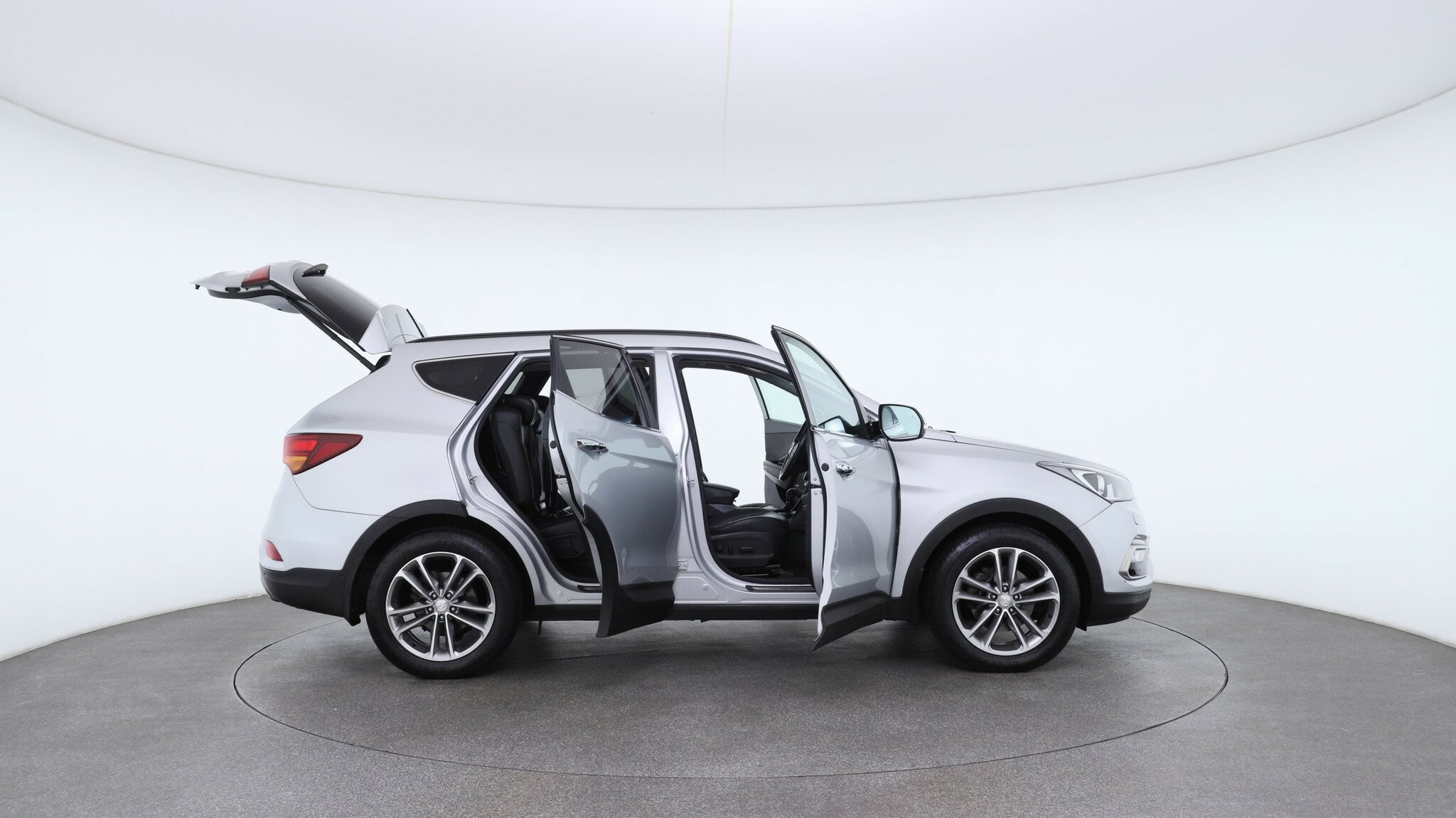 Hyundai Santa Fe image 4