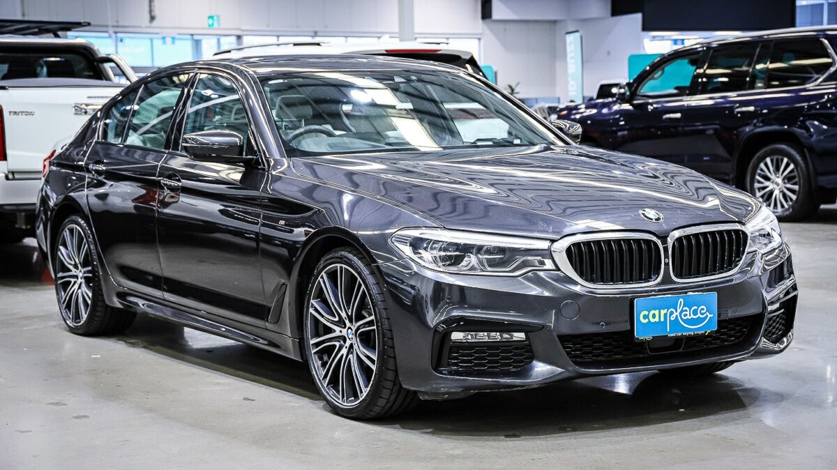 BMW 5 Series image 3