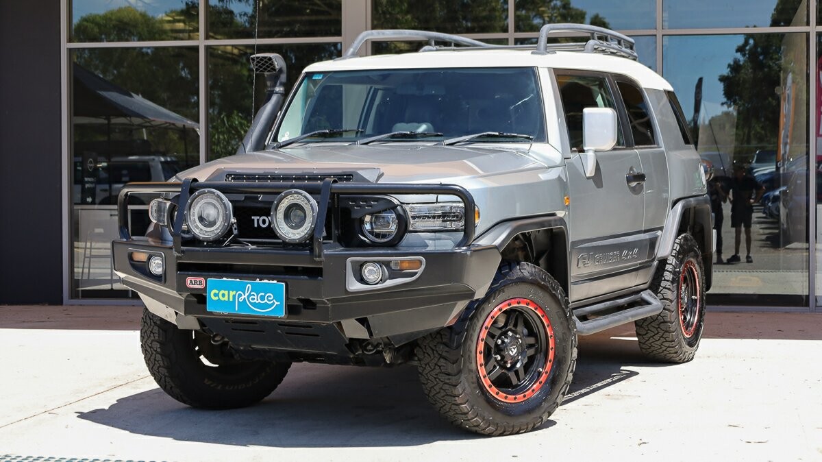 Toyota Fj Cruiser image 1