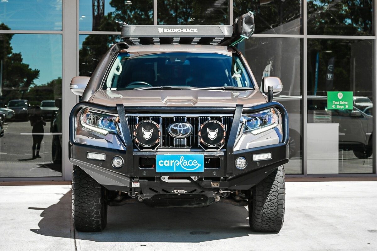 Toyota Landcruiser Prado image 3