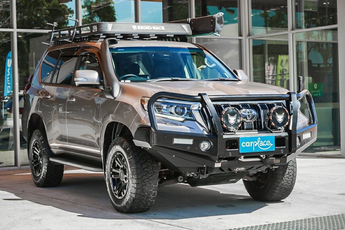 Toyota Landcruiser Prado image 4