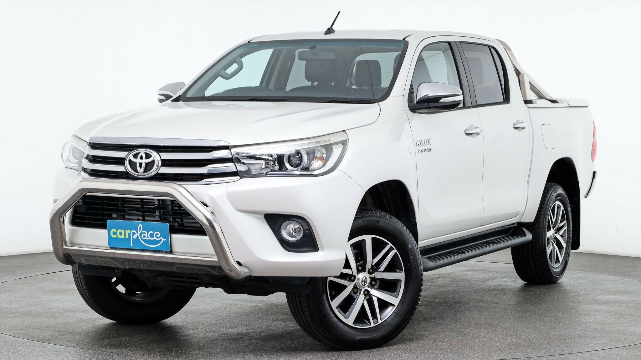 Toyota Hilux image 2