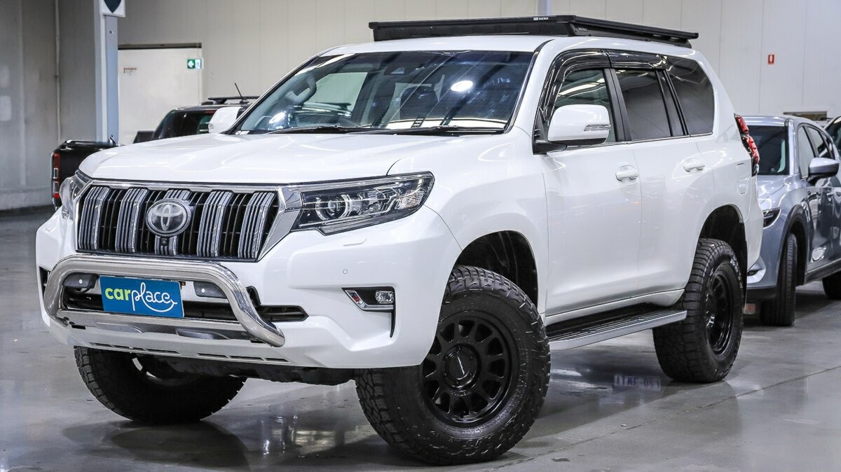 Toyota Landcruiser Prado image 2
