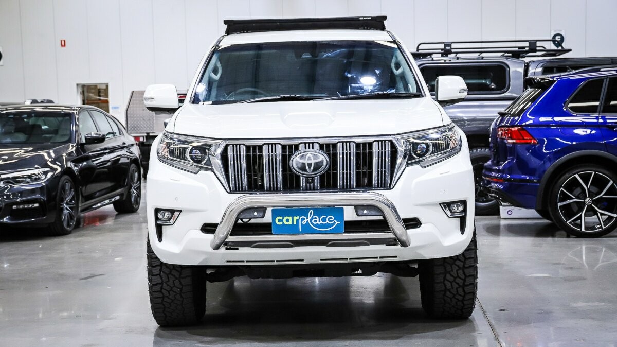 Toyota Landcruiser Prado image 3