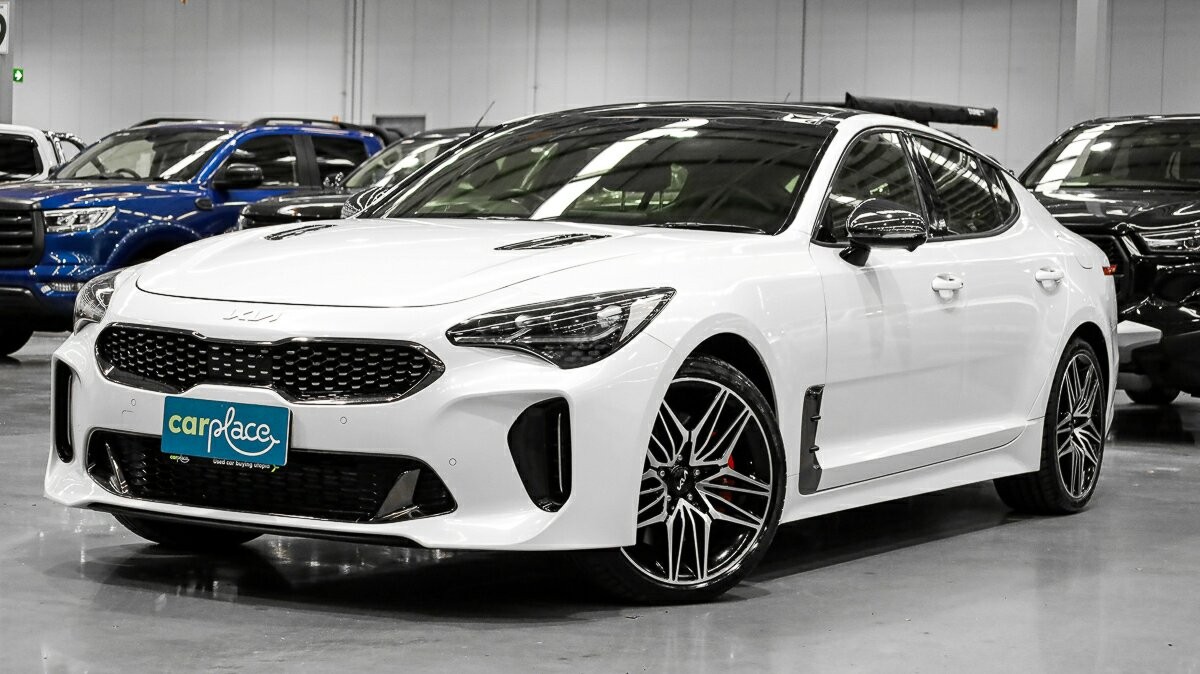 Kia Stinger image 1
