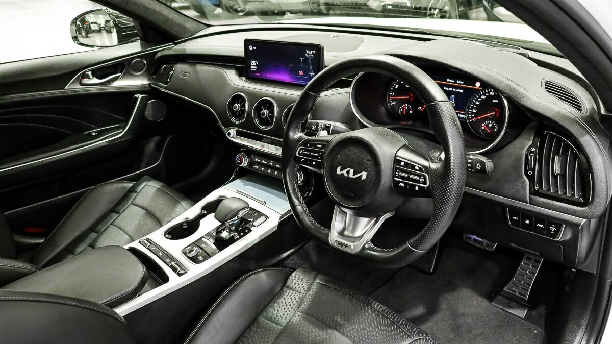 Kia Stinger image 4