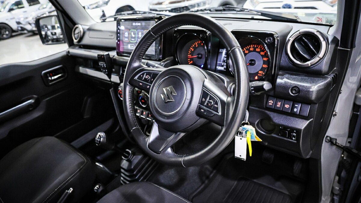 Suzuki Jimny image 4